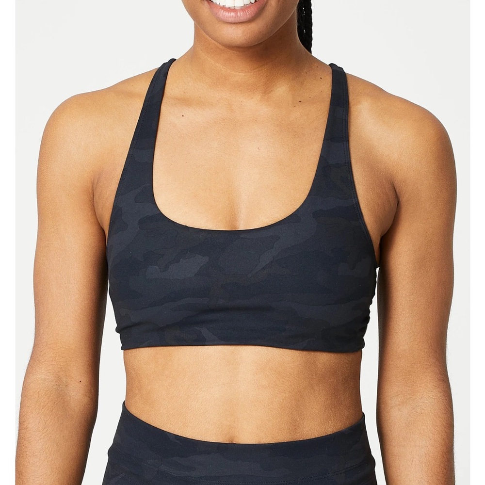 Vuori Yosemite Bra in Black Camo